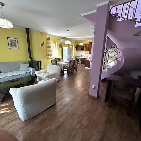 Vacation Between The Waters *