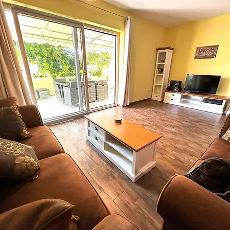 Vacation Between The Waters Дом отдыха *