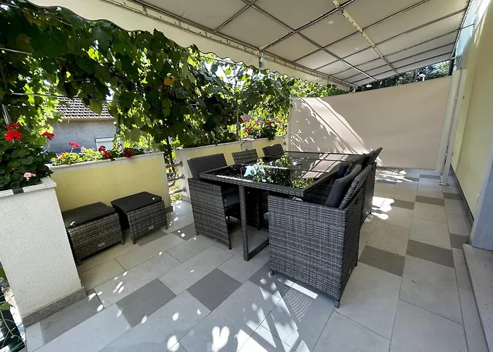 Vacation Between The Waters Пакоштане