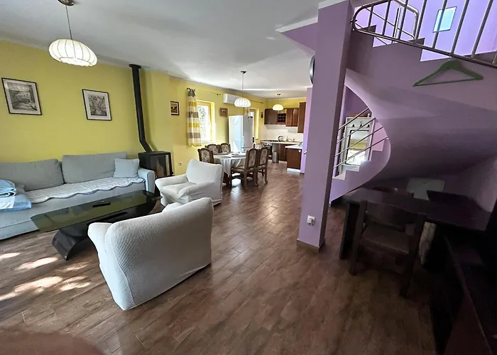 Vacation Between The Waters *