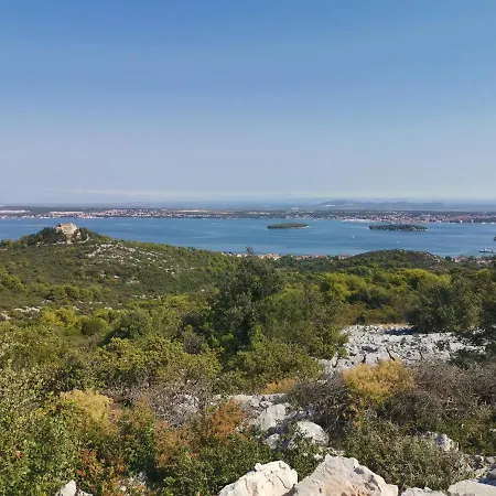 Vacation Between The Waters *