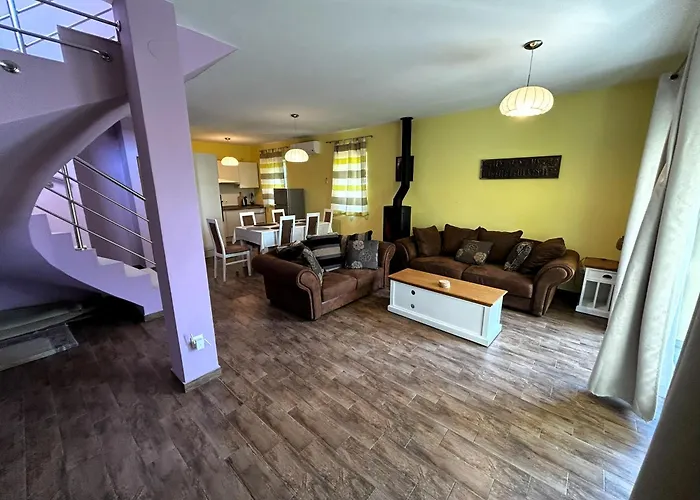 Vacation Between The Waters * 파코스탄