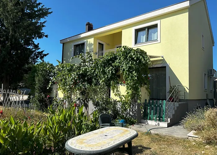 Vacation Between The Waters * 파코스탄